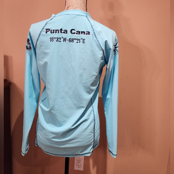 Club Med Sun Shirt - Picture 3 of 8